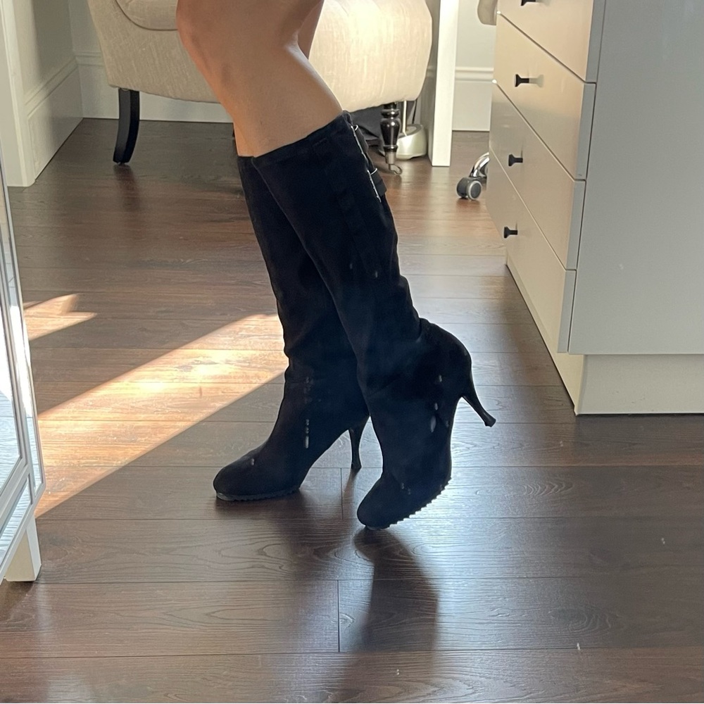 New! BCBG Woman Heeled Suede Black Boots. 9.5 - Picture 3 of 10